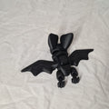 🦇 Bewegliche Fidget-Fledermaus – Flügelschlag per Knopfdruck